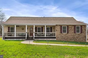 37 Pendleton Rd, Fredericksburg, VA 22405 - Photo 2