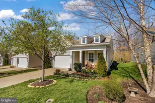 147 Long Point Dr, Fredericksburg, VA 22406 - Photo 2