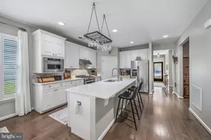 147 Long Point Dr, Fredericksburg, VA 22406 - Photo 10