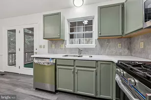 13 Howard Cir, Fredericksburg, VA 22405 - Photo 12