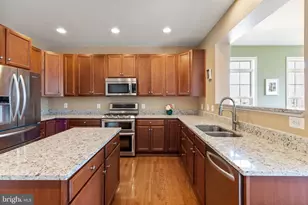 16 Banner Spring Cir, Stafford, VA 22554 - Photo 2