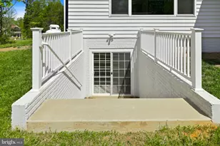 301 Kingdom Dr, Fredericksburg, VA 22406 - Photo 8