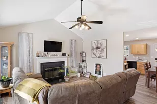 145 Holly Dr, Stafford, VA 22556 - Photo 6