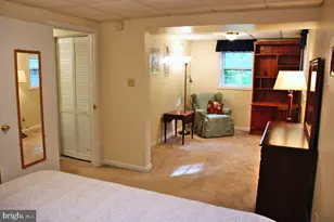 813 Spring Valley Dr, Fredericksburg, VA 22405 - Photo 2