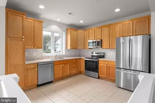 40 Legend Dr, Fredericksburg, VA 22406 - Photo 4