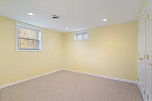 910 Carol Ln, Fredericksburg, VA 22405 - Photo 36