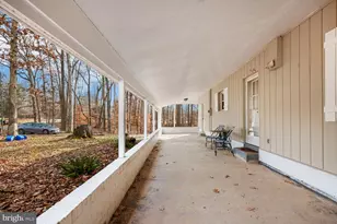 1138 Lakeview Dr, Stafford, VA 22556 - Photo 4