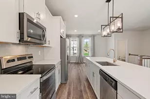 1211 Creek Bank Dr, Stafford, VA 22554 - Photo 6