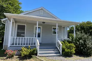 209 E Chatham St, Fredericksburg, VA 22405 - Photo 2