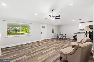 70 Hidden Lake Dr, Stafford, VA 22556 - Photo 6