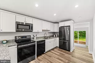 70 Hidden Lake Dr, Stafford, VA 22556 - Photo 10