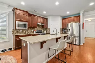 201 Long Point Dr, Fredericksburg, VA 22406 - Photo 4