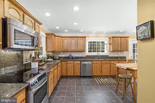 10 N Pointe Dr, Fredericksburg, VA 22405 - Photo 6