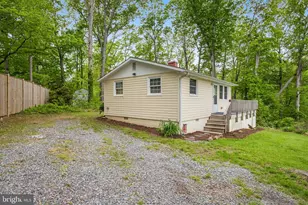 1047 Lakeview Dr, Stafford, VA 22556 - Photo 2