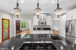 136 Holly Berry Rd, Fredericksburg, VA 22406 - Photo 14
