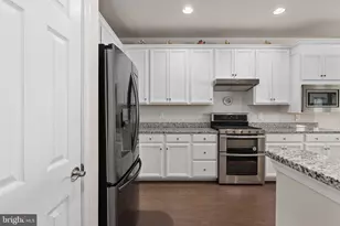 6036 Avery Pt Dr, Fredericksburg, VA 22406 - Photo 8