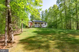 19 Cannon Knolls Dr, Fredericksburg, VA 22406 - Photo 2