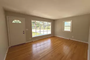 4 Patrick Henry St, Fredericksburg, VA 22405 - Photo 2