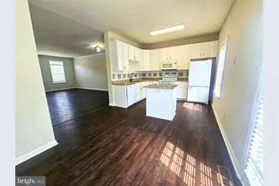303 Dundee Place, Fredericksburg, VA 22405 - Photo 6