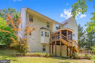 795 Winterberry Dr, Fredericksburg, VA 22405 - Photo 2