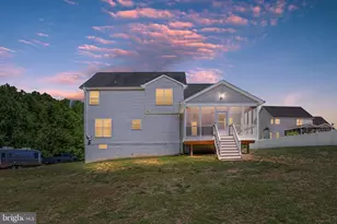 142 Greenway St, Fredericksburg, VA 22405 - Photo 2