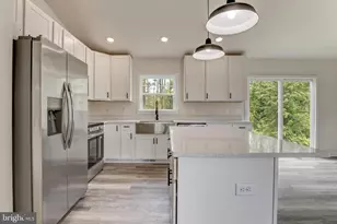 19 Carol St, Fredericksburg, VA 22405 - Photo 6