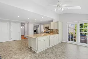 153 Basalt Dr, Fredericksburg, VA 22406 - Photo 6