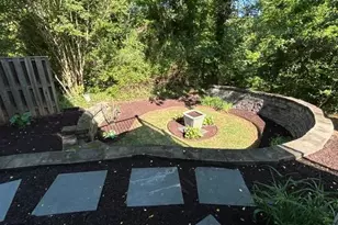 801 Shaw Ct, Fredericksburg, VA 22405 - Photo 2