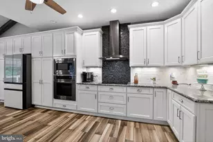 325 Gentle Breeze Cir, Fredericksburg, VA 22406 - Photo 8