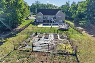 325 Gentle Breeze Cir, Fredericksburg, VA 22406 - Photo 62