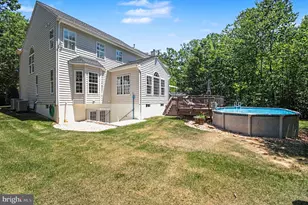 335 Gentle Breeze Cir, Fredericksburg, VA 22406 - Photo 8
