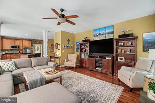 335 Gentle Breeze Cir, Fredericksburg, VA 22406 - Photo 18