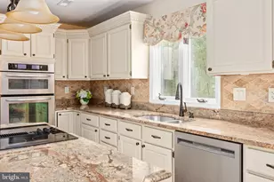 11 Rome Dome Ct, Stafford, VA 22556 - Photo 2