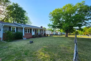 913 Eastern View Dr, Fredericksburg, VA 22405 - Photo 2