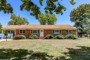 223 Spring Knoll Cir, Fredericksburg, VA 22405 - Photo 2