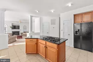 425 Gentle Breeze Cir, Fredericksburg, VA 22406 - Photo 10