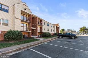 202 Chesterfield Ln, Stafford, VA 22554 - Photo 2