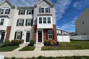 526 River Crest Way, Fredericksburg, VA 22405 - Photo 2