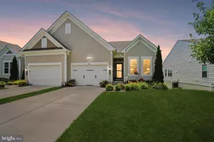 266 Long Point Dr, Fredericksburg, VA 22406 - Photo 2
