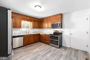 519 McCarty Rd, Fredericksburg, VA 22405 - Photo 6