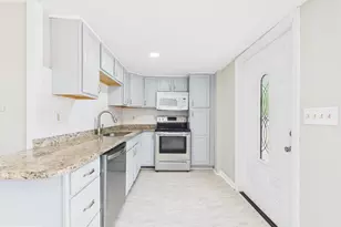 203 Shackelford Well Rd, Fredericksburg, VA 22406 - Photo 2