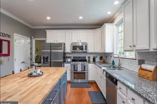 12 Blossom Tree Ct, Stafford, VA 22554 - Photo 2