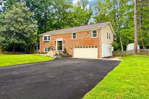 12 Clover Hill Dr, Stafford, VA 22556 - Photo 2