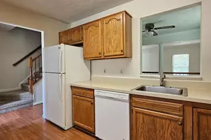 102 Aston Ct, Stafford, VA 22554 - Photo 2