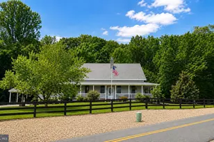559 Holly Corner Rd, Fredericksburg, VA 22406 - Photo 1