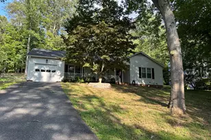 2051 Farragut Dr, Stafford, VA 22554 - Photo 2