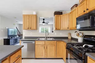 407 Clint Ln, Fredericksburg, VA 22405 - Photo 4