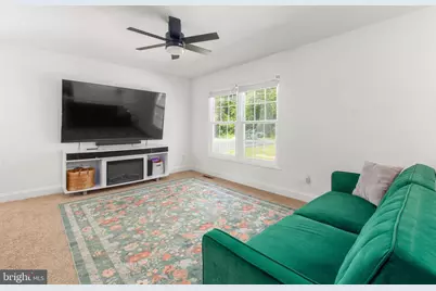 665 Holly Corner Rd, Fredericksburg, VA 22406 - Photo 6