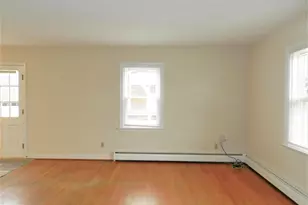 300 Claiborne Ave, Fredericksburg, VA 22405 - Photo 10