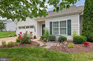 35 Battery Point Dr, Fredericksburg, VA 22406 - Photo 2